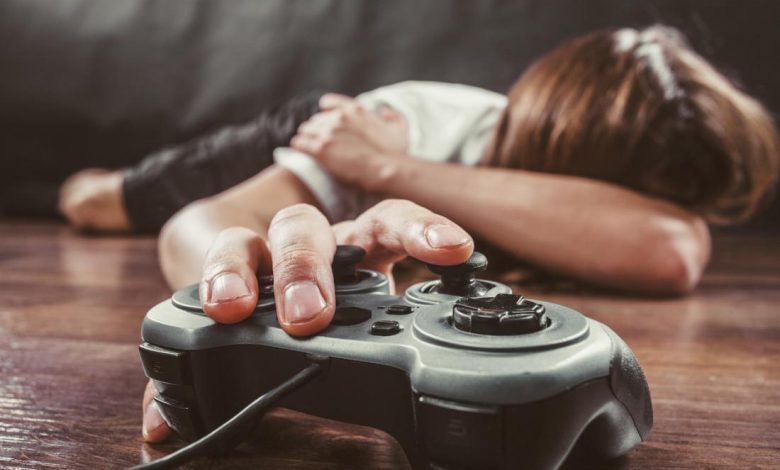 The Health Effects of Too Much Online Gaming